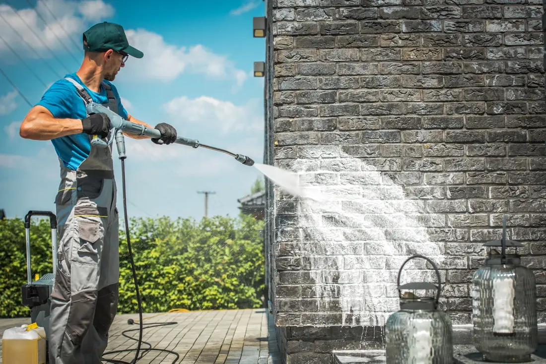 Pressure Washing in Clearwater