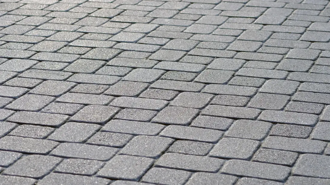 How to Fix Uneven Pavers in Your Outdoor Spaces supporting image