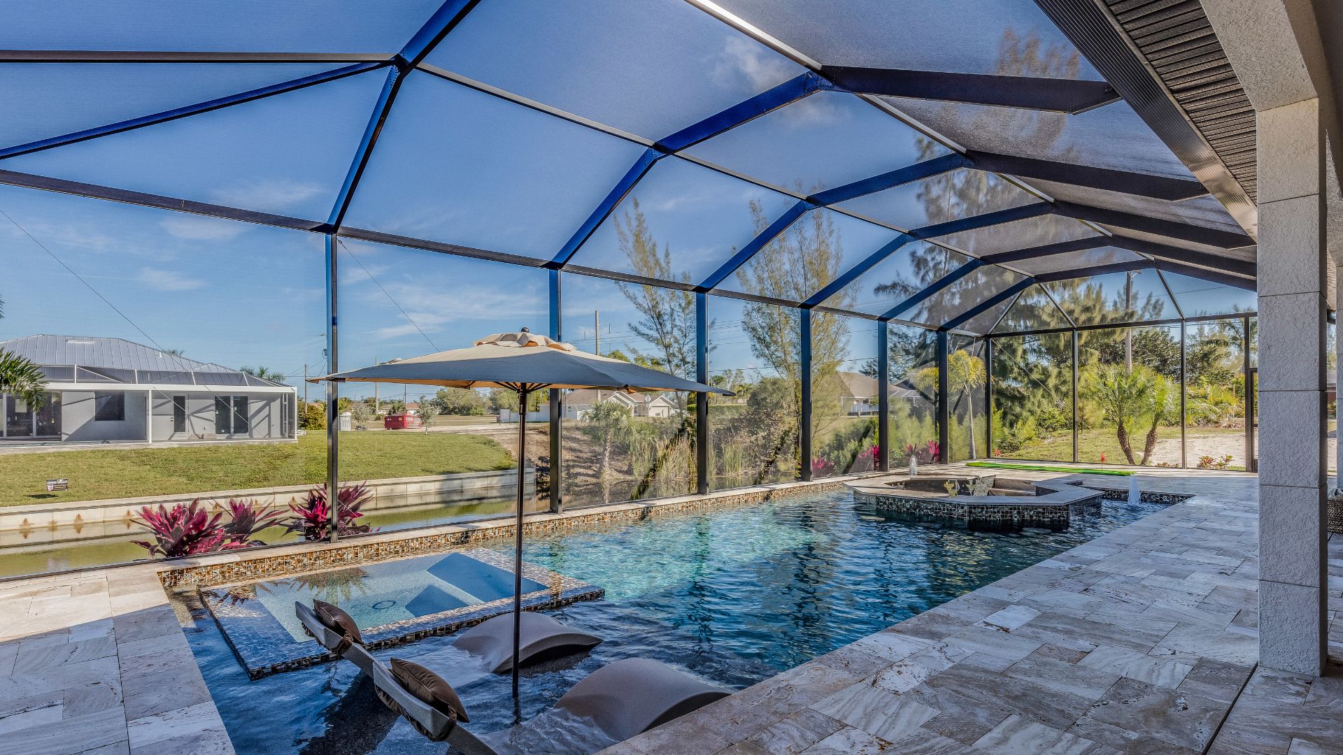 Pool enclosure washing (3)
